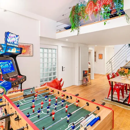 Spacious & Bright Loft *
