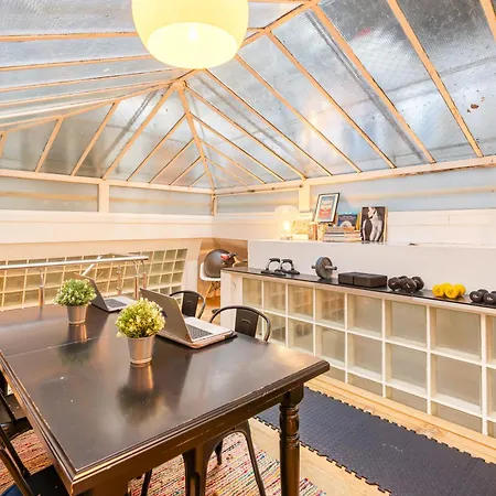 Spacious & Bright Loft Apartment