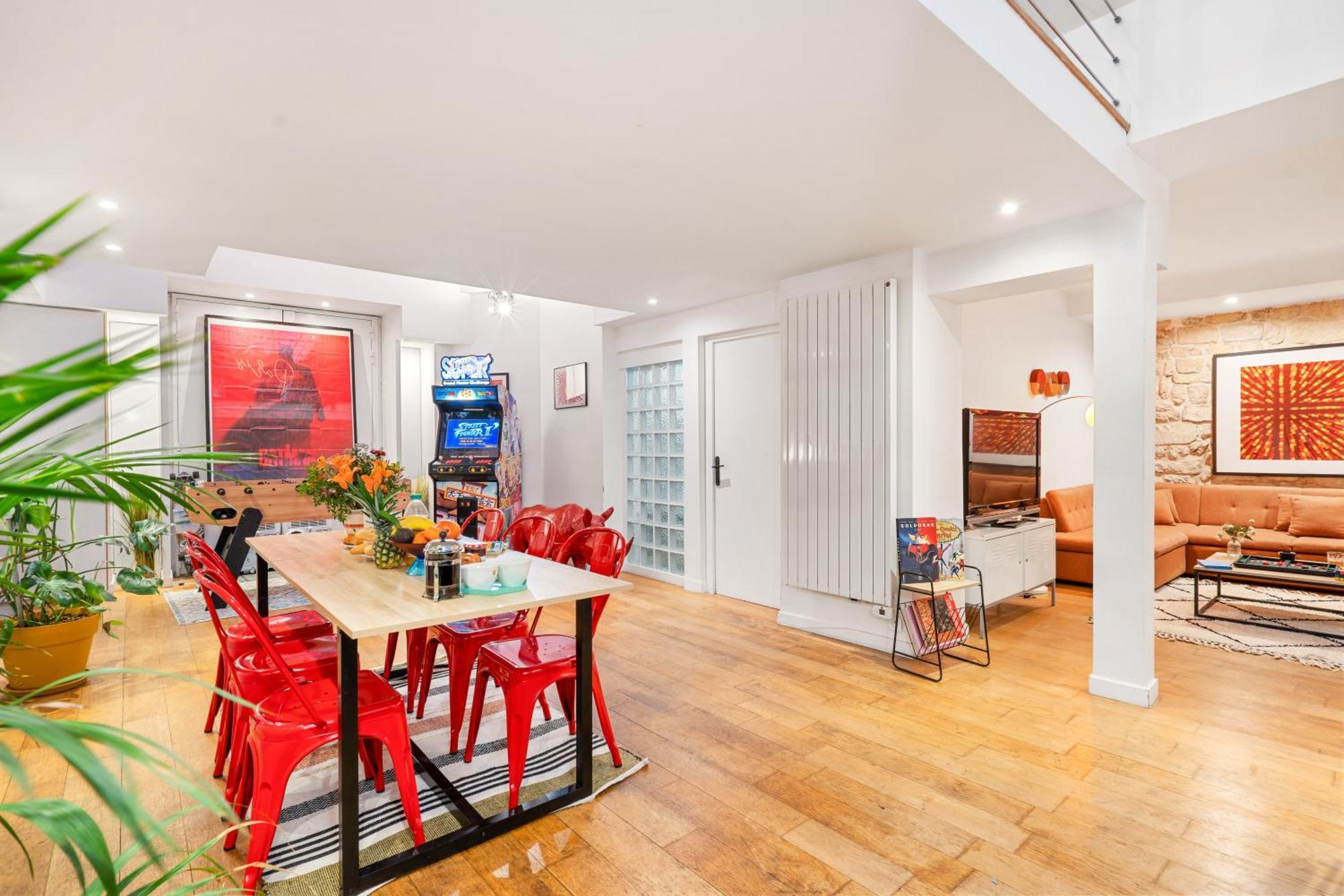 Spacious & Bright Loft